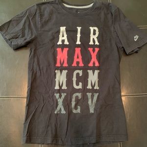 Nike air max men’s T-shirt small